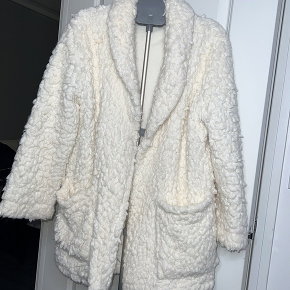 White  teddy coat used - Picture 3 of 7